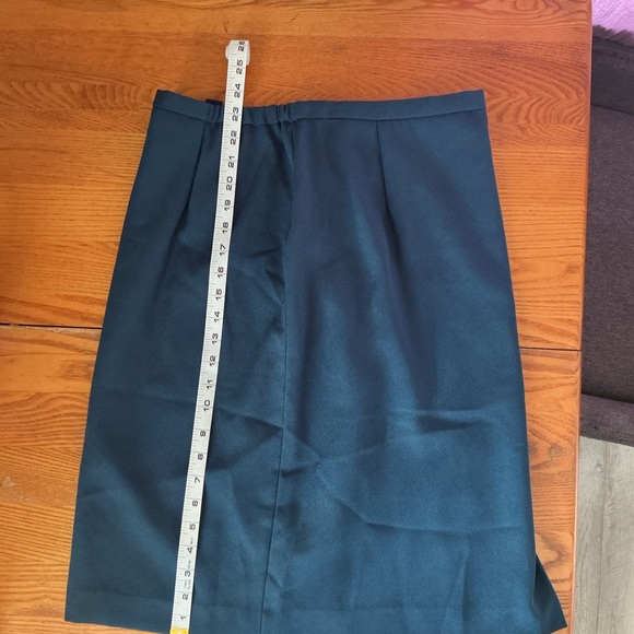 Chic Women's Navy Pencil Skirt - Picture 5 of 6